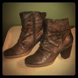 BareTraps Fantasia Booties strappy Sz. 8.5